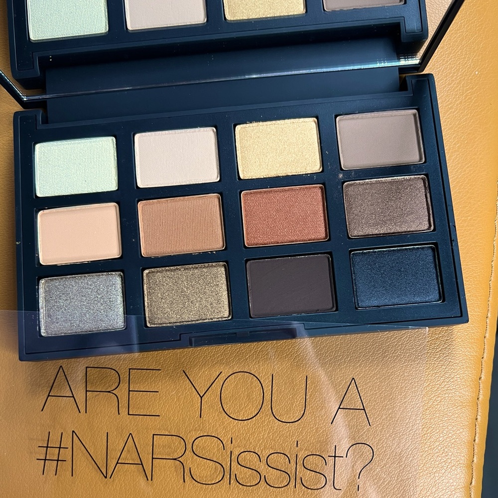 NARS eyeshadow Pallet/Limited addition